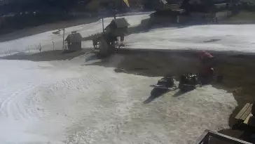 Widok na stok ośrodka narciarskiego Potoczki w Zębie