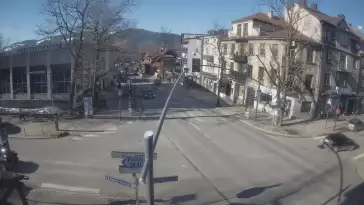 Zakopane - widok na skrzyżowanie ulic Zamoyskiego z Krupówkami.