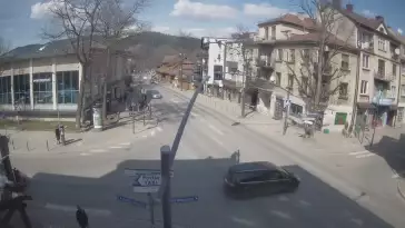 Zakopane - widok na skrzyżowanie ulic Zamoyskiego z Krupówkami.