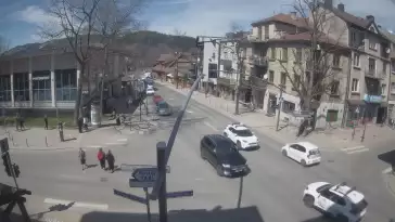 Zakopane - widok na skrzyżowanie ulic Zamoyskiego z Krupówkami.