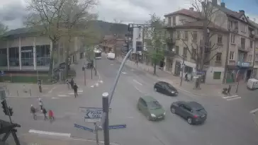 Zakopane - widok na skrzyżowanie ulic Zamoyskiego z Krupówkami.