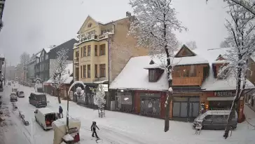 Widok z Kamery na Ulicę Krupówki w Zakopanem na żywo