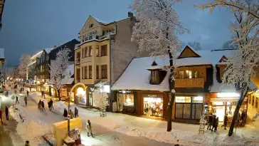 Widok z Kamery na Ulicę Krupówki w Zakopanem na żywo