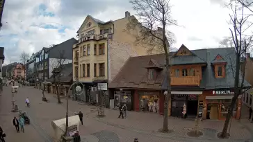 Widok z Kamery na Ulicę Krupówki w Zakopanem na żywo