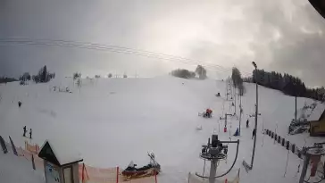 Widok na stok narciarski Wojtek w Zawoi