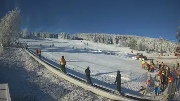 Widok na szkółkę narciarską Winterpol w Zieleńcu