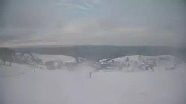 Widok na budowę apartamentowca Infinity w Zieleńcu