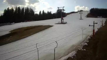 Widok na stok narciarski Złoty Groń.