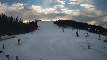 Złoty Groń w Istebnej - widok na trasy zjazdowe online.