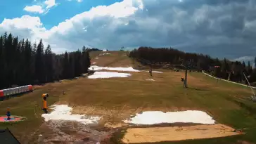 Złoty Groń w Istebnej - widok na trasy zjazdowe online.