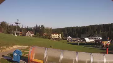 Widok na karczmę i wyciąg w Złotym Groniu - KAMERA LIVE
