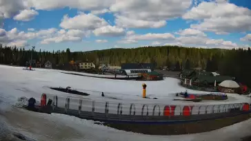 Widok na karczmę i wyciąg w Złotym Groniu - KAMERA LIVE