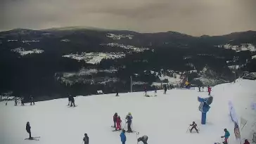 Złoty Groń w Istebnej - widok na 6-osobową kolej linową.