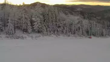 Widok z górnej stacji stoku Mały Rachowiec