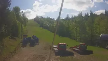 Dolna stacja wyciagu, którym narciarze dotrą na Mały Rachowiec