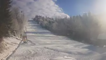 Dolna stacja wyciagu, którym narciarze dotrą na Mały Rachowiec