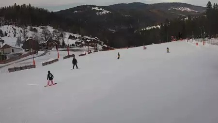 Widok z kamery na stok Biały Krzyż w Szczyrku.