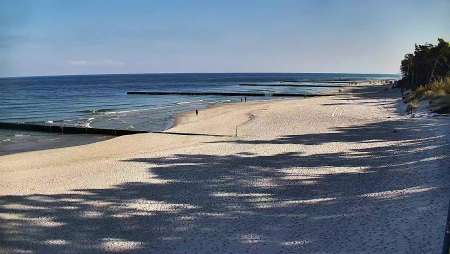 Widok na plażę i morze w Dziwnowie woj. zachodniopomorskie
