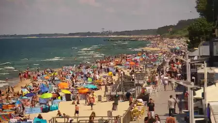 Widok na Promenadę i Plażę w Sarbinowie