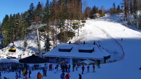 Widok z dolnej stacji Szczyrk Mountain Resort w Solisku