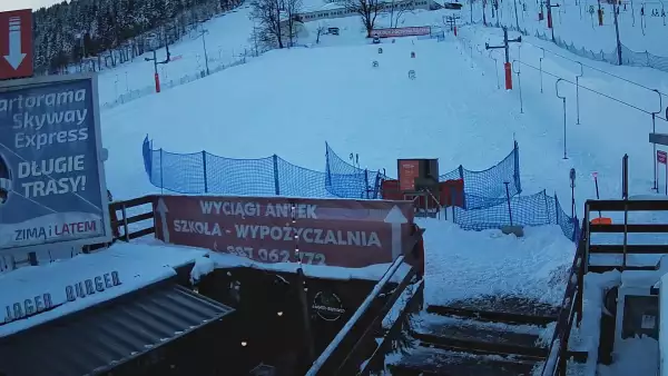 Widok na orczyk ANTKI w kompleksie narciarskim Zieleniec Sport Arena