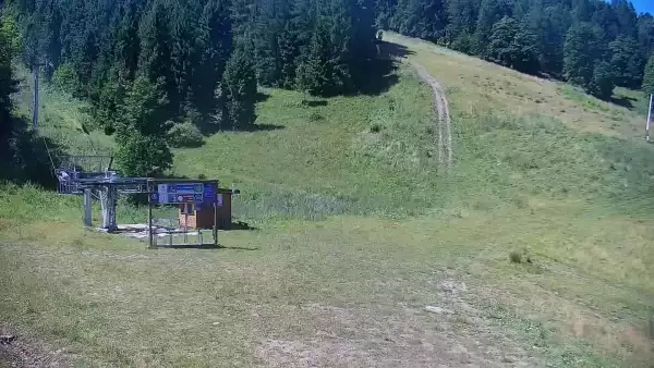 Widok na trasy narciarskie na Słowacji. Online prosto z ośrodka Bachledka - Jezersko