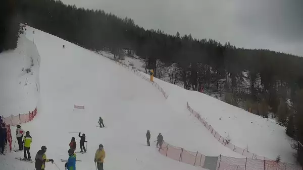 Widok na trasy narciarskie na Słowacji. Online prosto z ośrodka Bachledka - Jezersko