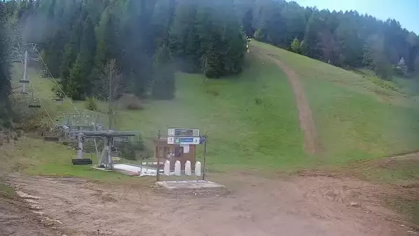 Widok na trasy narciarskie na Słowacji. Online prosto z ośrodka Bachledka - Jezersko