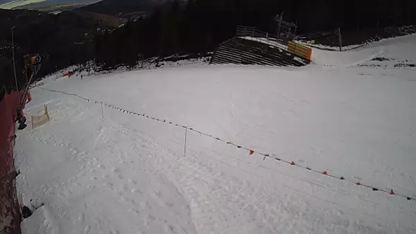 Widok z kamer na trasy narciarskie Beskid Sport Arena w Szczyrku