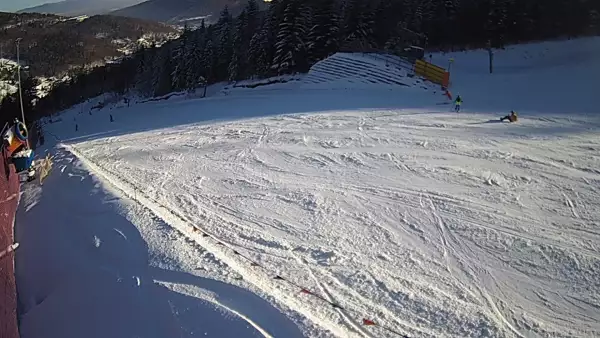 Widok z kamer na trasy narciarskie Beskid Sport Arena w Szczyrku