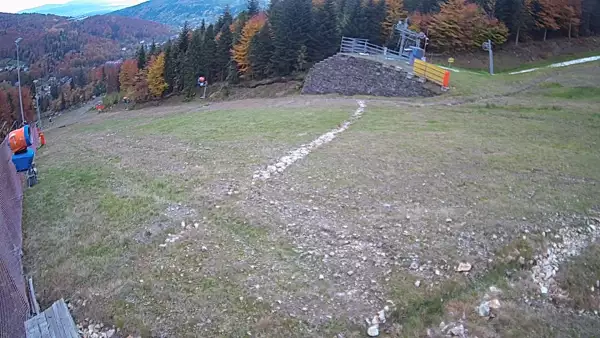 Widok z kamer na trasy narciarskie Beskid Sport Arena w Szczyrku