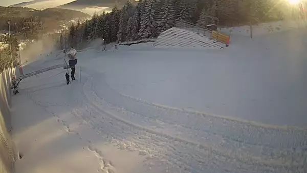 Widok z kamer na trasy narciarskie Beskid Sport Arena w Szczyrku