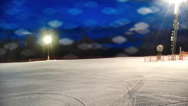 Widok na jedną z tras narciarskich - Kotelnica I oraz na wspaniałe szczyty Tatr