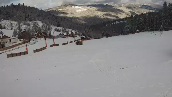 Widok z kamery na stok Biały Krzyż w Szczyrku.