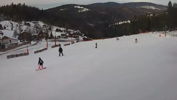 Widok z kamery na stok Biały Krzyż w Szczyrku.