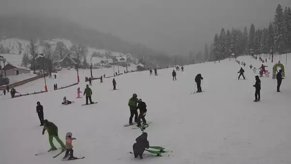 Widok z kamery na stok Biały Krzyż w Szczyrku.