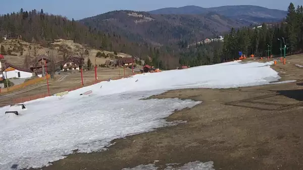 Widok z kamery na stok Biały Krzyż w Szczyrku.
