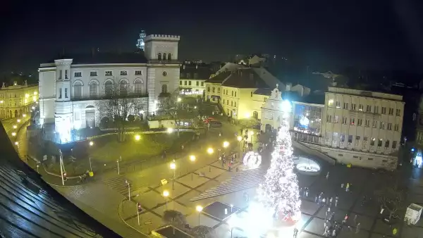 Widok z Kamery na Plac Bolesława Chrobrego w Bielsku-Białej na żywo