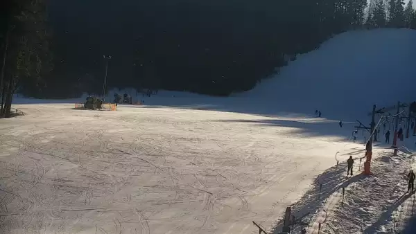 CIENIAWA SKI stacja narciarska z okolic Nowego Sącza.