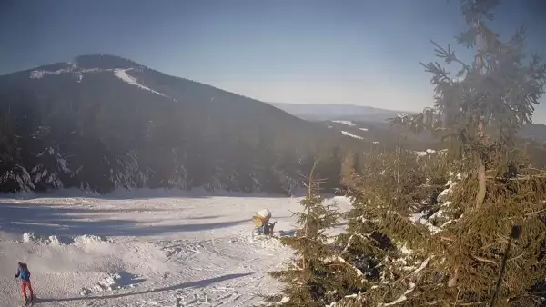 Widok na trasę zjazdową w Czarna Góra Resort Sienna