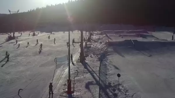 Czarna Góra Resort - widok na trasy zjazdowe oraz wyciąg.