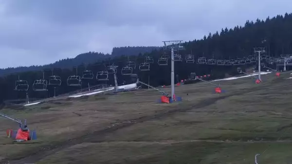 Czarna Góra Resort - widok na trasy zjazdowe oraz wyciąg.