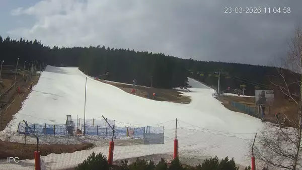 Obraz z kamery online w ośrodku narciarskim Czarna Góra Resort