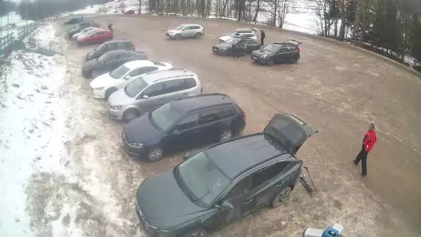 Kamera na parking przy stacji narciarskiej CZARNÓW SKI