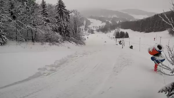 Stacja narciarska w pobliżu Pisarzowic - CZARNÓW SKI - zobacz online