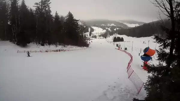 Stacja narciarska w pobliżu Pisarzowic - CZARNÓW SKI - zobacz online