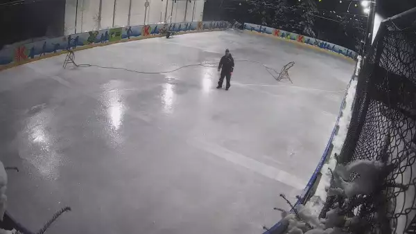 Czarny Groń - widok na lodowisko