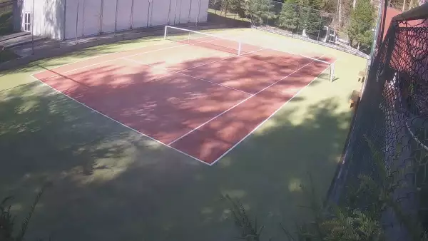 Czarny Groń - widok na lodowisko