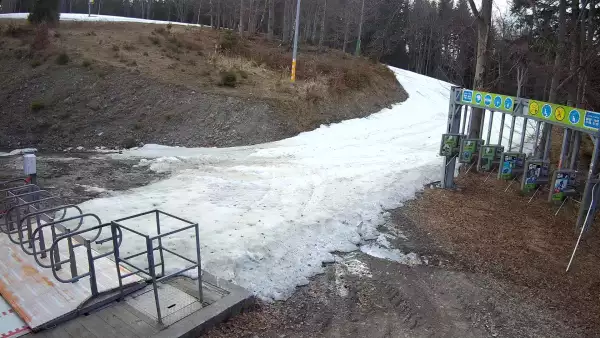 Czarny Groń - widok na stok pośredni