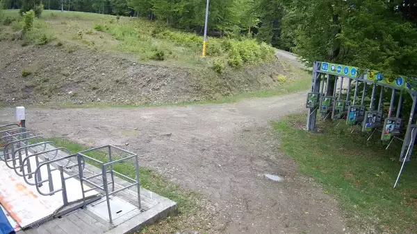 Czarny Groń - widok na stok pośredni